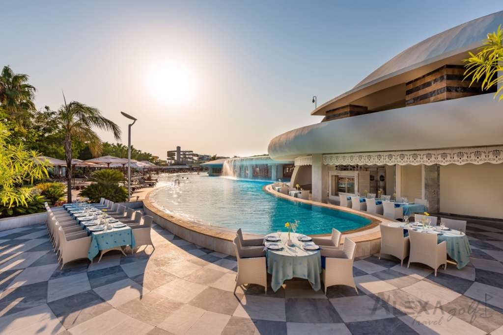 Cornelia Diamond - 7 Nights, 3x Cornelia Golf Faldo Club