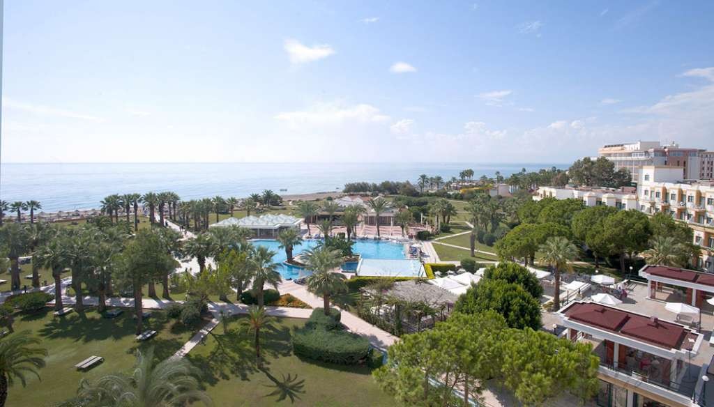 Crystal Tat Beach Hotel